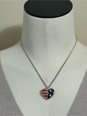 AMERICAN FLAG LOCKET